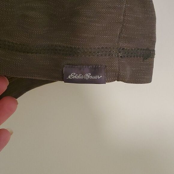 Eddie Bauer active fit long sleeve two button shirt - Picture 3 of 6